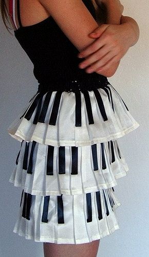 Women Piano Key Pleated Skirt (by coyotepeyote) Piano Key, Renzo Piano, Piano Keys, The Black Keys, Indie Fashion, Music Fashion, Look Fashion, Pleated Skirt, Kos