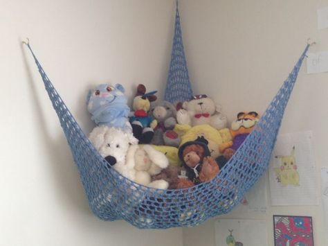 Toy Storage Hammock, Storage Hammock, Stuffed Animal Ideas, Crocheting Tips, Crochet Cozies, Pet Crochet, Crochet Hammock, Stuffed Animal Net, Stuffed Animal Holder