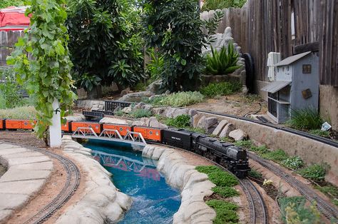 Garden Train, Train Garden, Garden Railings, Trestle Bridge, Garden Trains, Garden Railroad, Garden Railway, Model Train Scenery, Ho Trains