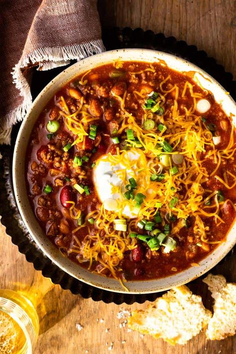 Best Venison Chili - Modern Farmhouse Eats Deer Chili Recipe, Venison Chili, Beer Chili, Instant Pot Chili, Deer Recipes, Best Chili, Chili Toppings, Deer Meat Recipes, Venison Recipes