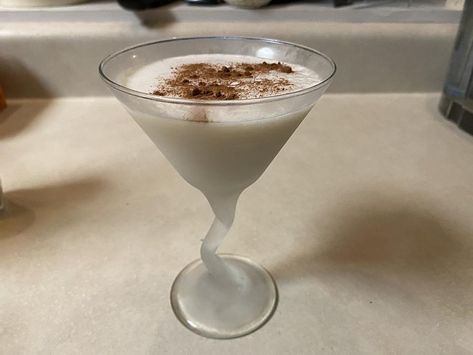 How to make a cannoli martini Cannoli Martini Recipe, Cannoli Martini, Cannoli Recipe, Lets Get Drunk, Martini Recipes, Liquor Store, Cannoli, Getting Drunk, Adult Drinks