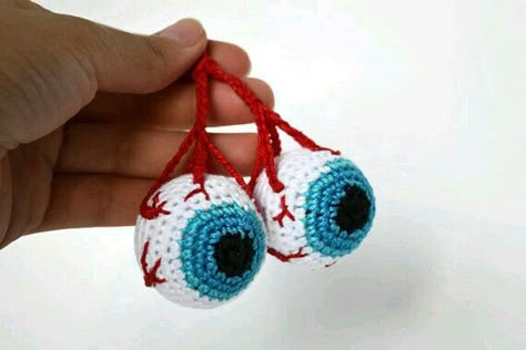 Eyeball Crochet, Crochet Eyeballs, Boy Anatomy, Crochet Eyeball, Creepy Plush, Creepy Crochet, Crochet Bodies, Crochet Eyes, Halloween Crochet Patterns