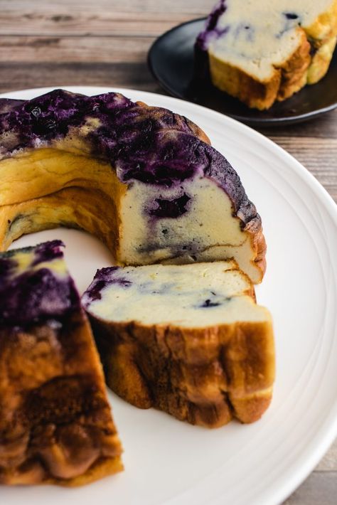 Marzipan Desserts, Egg Loaf Recipe, Coffee Cake Bundt, Egg Loaf, Lemon Blueberry Bundt Cake, Cake Almond, Desayuno Keto, Blueberry Coffee Cake, Blueberry Coffee