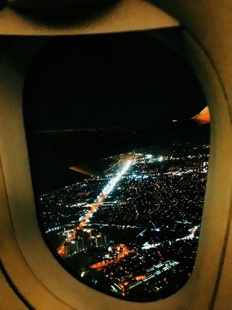 Night flight ♥️✈️ Night Flight Instagram Story, Flight Pics Instagram, Flight Snapchat Stories Night, Airport Snapchat Stories Night, Night Flight Snapchat, Flight Snapchat Stories, Flight Snapchat, Vacation Airplane, Instagram Story Views