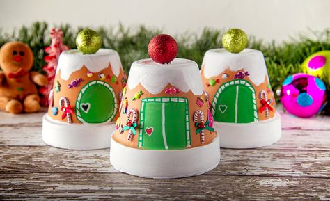 Gingerbread House Diy, Gingerbread Town, Holiday Craft Ideas, Terra Cotta Pot Crafts Diy, Terra Cotta Pots, Pots Garden, Whimsical Christmas Trees, Gingerbread Village, Terra Cotta Pot Crafts