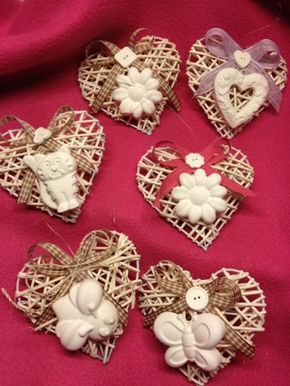 Valentinovo Ideje, Heart Gift Tags, Wicker Hearts, Paper Work, Newspaper Crafts, Heart Crafts, Heart Ornament, Valentine Crafts, Valentines Diy