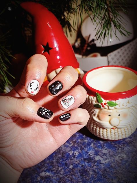 Masc Christmas Nails, Christmas Nails For Men, Men’s Christmas Nails, Christmas Nails Men, Nail Design For Christmas, Mens Manicure, Christmas Nail Design, Nail 2023, Manicure Designs