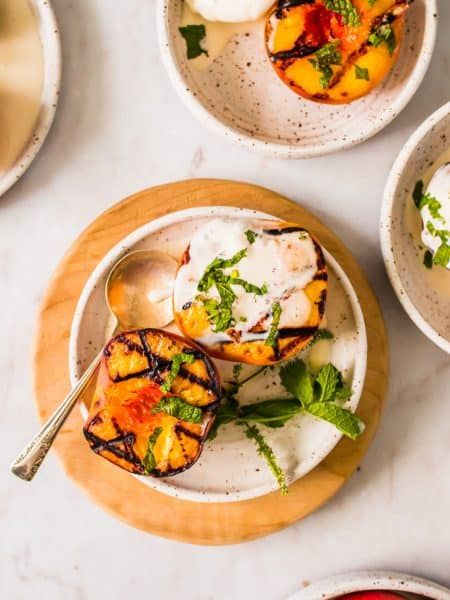 Weekly Menu Ideas, Peaches And Ice Cream, Easy Weeknight Recipes, Best Summer Desserts, Vanilla Ice Cream Recipe, Weeknight Recipes, Peach Ice Cream, Dessert Bites, Grilled Peaches