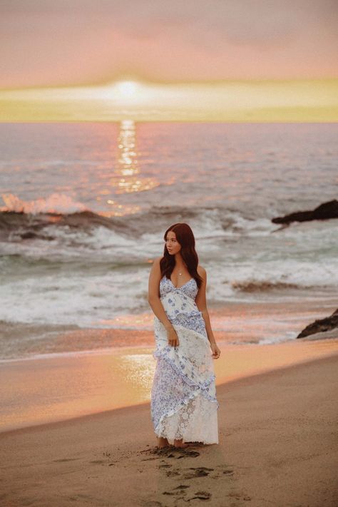 Beach Senior Pictures | Everything You Need To Know — JENRENPRO Prom Beach Photoshoot, Beach Poses For Photoshoot, Casual Beach Pics, Long Dresses For Senior Pictures, Senior Beach Photoshoot Ideas, Quince Photoshoot Ideas Beach, Colors For Beach Pictures, 18th Birthday Photoshoot Ideas Beach, Poses For Beach Pics