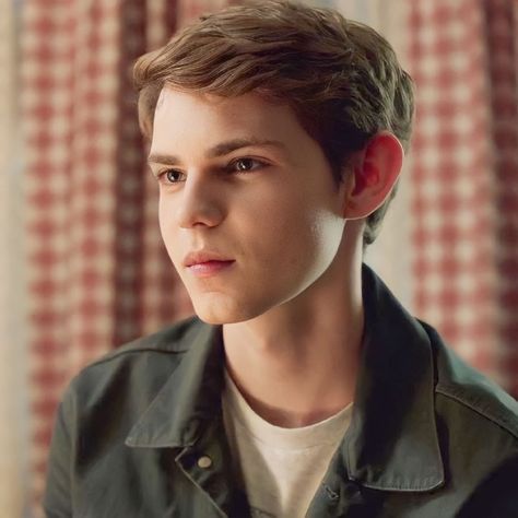 Peter Pan 3, Robbie Kay Peter Pan, Pan Ouat, Peter Pan Ouat, Katherine Howard, Heroes Reborn, Robbie Kay, Ready Player One, Thomas Brodie