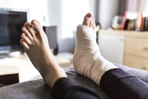 9 Tips for Recovering from Foot or Ankle Surgery Ankle Surgery Recovery, Foley Catheter, Ankle Surgery, Types Of Surgery, Itching Skin, Surgery Recovery, After Surgery, Emergency Room, Itchy Skin