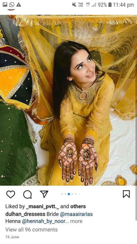 Shadi Pose, Haldi Look For Bride, Simple Mehndi Dresses, Haldi Poses For Bride, Engagement Looks, Haldi Ceremony Outfit, Nikah Outfit, Wedding Outfits For Women, Red Bridal Dress