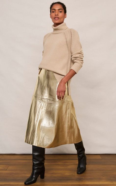 Five outfit formulas to get you through the festive season in style Silver Outfits, Leather Skirt Outfit, Gold Skirt, Black Brick, Glam And Glitter, Winter Lookbook, Paneled Skirt, Metallic Skirt, Outfit Formulas