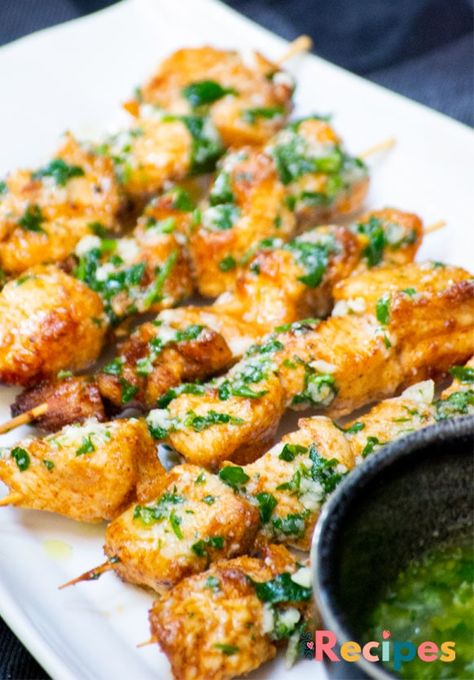 Air Fryer Garlic Parmesan Chicken Skewers Chicken Skewers Air Fryer, Garlic Parm Sauce, Skewers Air Fryer, Keto Air Fryer Chicken, Air Fryer Garlic Parmesan Chicken, Garlic Parmesan Chicken Skewers, Parmesan Chicken Skewers, Sos Recipe, Air Fryer Garlic