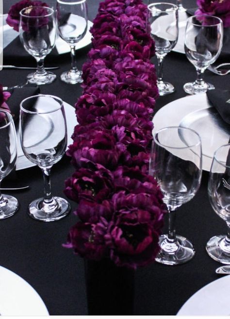 Purple And Black Table Decorations, Purple And Black Tablescapes, Purple And Black Table Centerpieces, Plum And Black Wedding Centerpieces, Black And Purple Dinner Party Decor, Black And Purple Table Setting, Black Purple Table Setting, Black And Purple Wedding Table Setting, Black Table Decorations