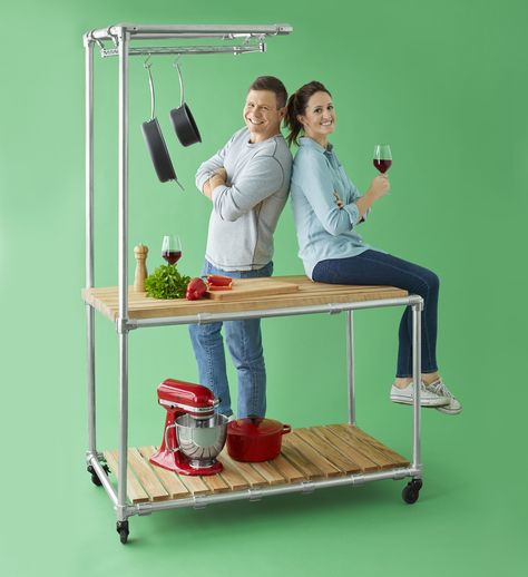 See how two TOH staffers turned aluminum tubes, fittings and some butcher block into a speedy cart that works indoors or out. Diy Baby Girl Bibs, Outdoor Kitchen Cart, Diy Kitchen Cart, Kids Desk Organization, Diy Lamp Makeover, Diy Wedding Guest Book, Rolling Kitchen Cart, Industrial Diy, Building A Kitchen