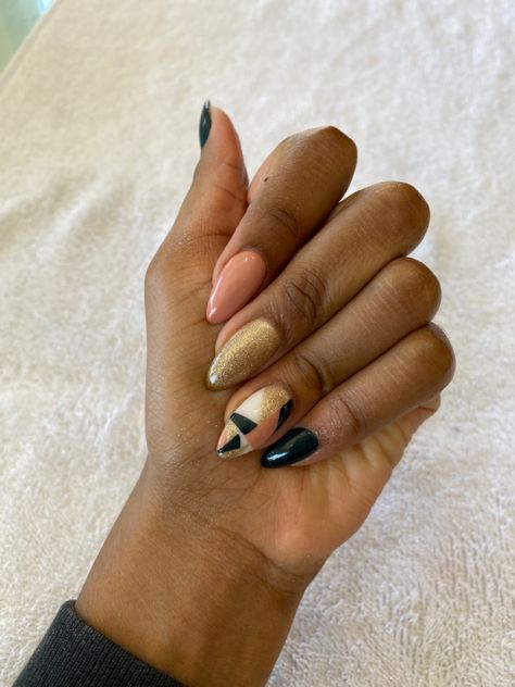 Green, gold and pink nails with geometric art. Africa Nails, Geometric Nail Art, Geometric Nail, Nails Done, My Nails, Nails Nailart, Hair Hacks, Hair And Nails, South Africa