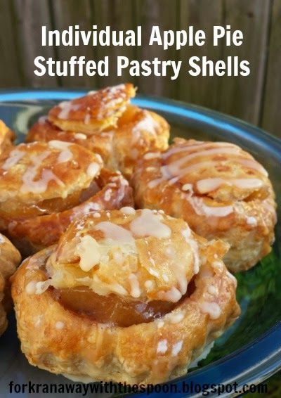 Stuffed Pastry, Individual Apple Pies, Puff Pastry Recipes Dessert, Puff Pastry Shells, Pastries Recipes Dessert, Apple Pastry, Pepperidge Farm Puff Pastry, Apple Puff Pastry, Puff Pastry Desserts