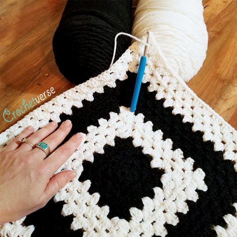 Free Basic Endless Granny Square Crochet Pattern | Crochetverse | Bloglovin’ Calming Things, Classic Granny Square, Granny Square Pattern Free, Granny Square Häkelanleitung, Motifs Granny Square, Sunburst Granny Square, Square Crochet Pattern, Always Has Been, Beau Crochet