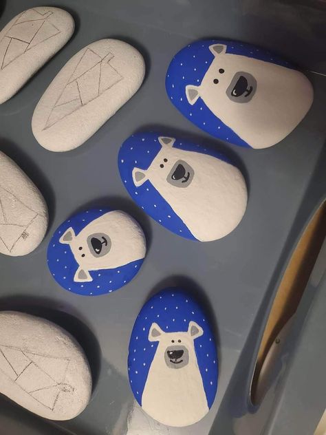 Dish Garden Ideas, Christmas Pebble Art, Happy Rock, Painted Rock Animals, Halloween Rocks, Painted Rocks Kids, Painted Rocks Craft, Happy Stones, Painted Rock Ideas