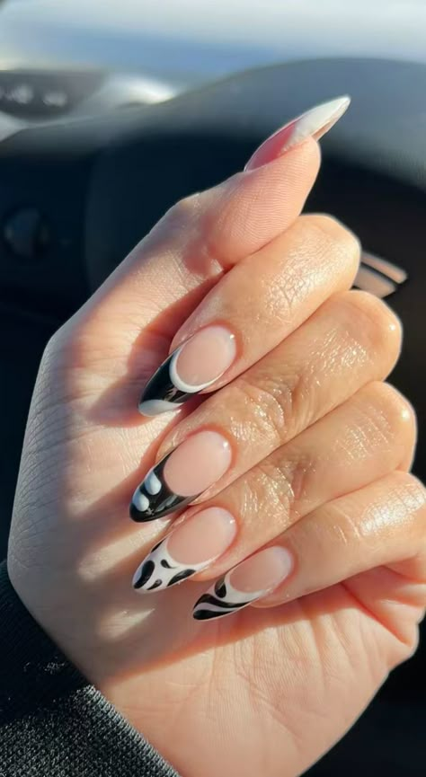 Black White French Tip Nails Almond, Pointed Almond Nail Designs, Acyrilics Nails Ideas Almond, French Tips Almond With Design, Almond Nails Designs Black Women, Almond French Tip With Design, Kirah Ominique Nails, Black White Almond Nails, Black French Tips Almond