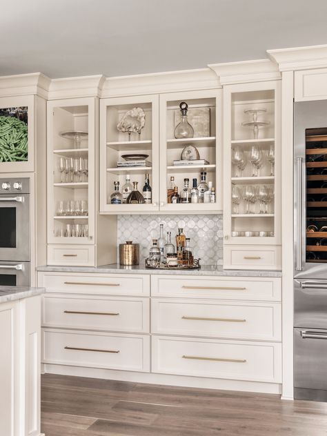 Dry Bar Cabinets https://beckallencabinetry.com/portfolio/dry-bar-cabinets/ Dining Room Built In Cabinets, Dining Room Built Ins, Dining Room Built In, Built In China Cabinet, Built In Buffet, Dining Room Cabinet, Built In Cabinet, Dry Bar, Bar Interior