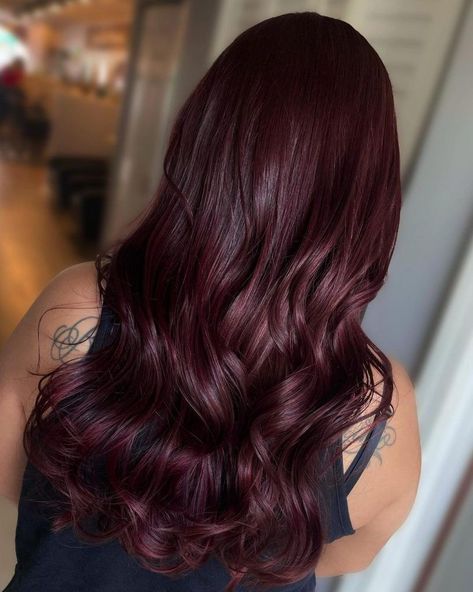 Burgundy Hair Colors, Deep Burgundy Hair Color, Hair Color Cherry Coke, Deep Burgundy Hair, Pelo Color Borgoña, Cherry Cola Hair Color, Cherry Brown Hair, Black Cherry Hair Color, Pelo Color Vino