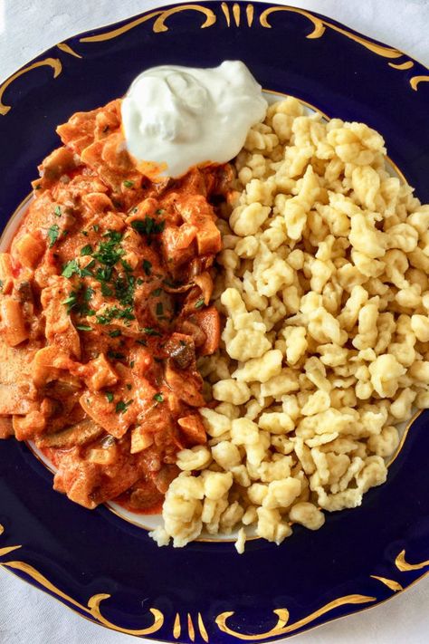 Hungarian Spaetzle Recipes, Hungarian Paprikash Vegetarian, Hungarian Recipes Vegetarian, Vegetarian Hungarian Recipes, Paprikash Vegetarian, Vegan Hungarian Recipes, Vegetarian Paprikash, Mushroom Paprikash, Student Meals