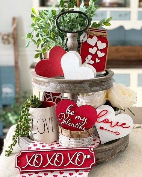 Farmhouse Dreams Valentine Day Table Decorations, Saint Valentin Diy, Valentines Bricolage, Valentine Centerpieces, Tray Decor Christmas, Valentine's Day Decorations, Diy Valentine's Day Decorations, Diy Valentines Decorations, Diy Valentines Crafts