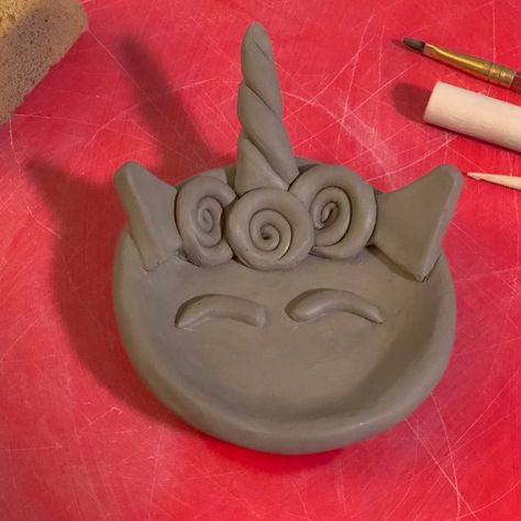 Unicorn Pinch Pot, Clay Unicorn Diy, Air Dry Clay Unicorn, Air Dry Clay Pinch Pot Ideas, Unicorn Clay Art, Clay Workshop Ideas, Easy Pinch Pot Ideas Clay, Modelling Clay Ideas For Kids, Clay Kids Crafts