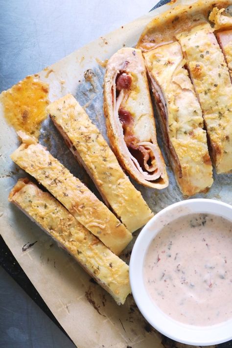 Turkey Calzone, Turkey Stromboli, Turkey Bacon Recipes, Cheese Stromboli, Stromboli Recipe Easy, Meal Planning Board, Turkey Club, Stromboli Recipe, Chipotle Ranch