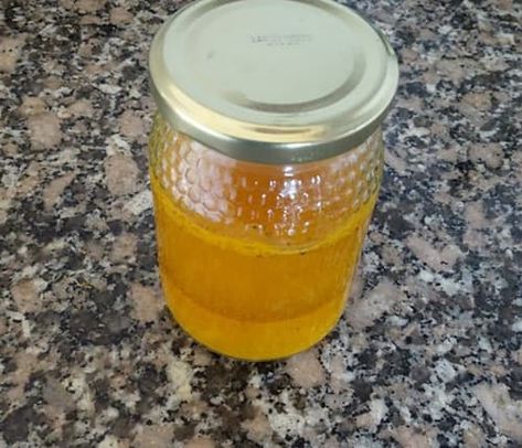 Turmeric And Pepper, Tinctures Recipes, Holistic Health Nutrition, Turmeric Shots, Preserving Herbs, Medicinal Herb, Turmeric Health Benefits, Essential Oils Herbs, Herbal Tinctures