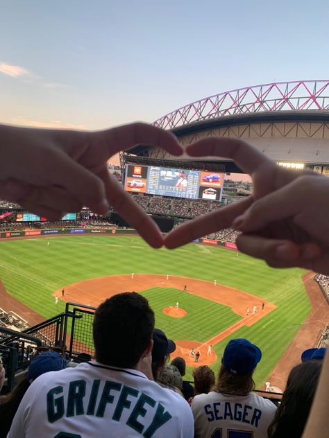 Baseball Game Astethic, Homerun Proposal Maren Moore, Walkoff Wedding, Baseball Proposal, Baseball Gf, Mlb Wife, Baseball Aesthetic, Baseball Romance, Baseball Couples