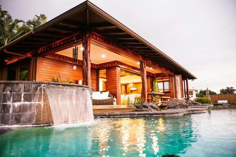 Cabin With Pool, Usa Vacations, Treehouse Airbnb, Lanikai Beach, Hanalei Bay, Hawaii Trip, Honeymoon Ideas, Hawaii Homes, Surf Shack