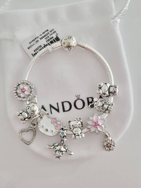 Pandora Bracelet Charms Ideas, Girly Bracelets, Pandora Bracelet Designs, Pouch Making, Hello Kitty Jewelry, Pretty Jewelry Necklaces, Bracelet Pandora, Wrist Jewelry, Sterling Silver Charms