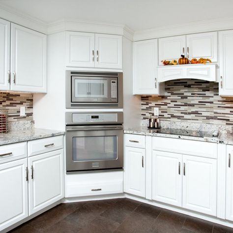 Wall Ovens In Corner - Photos & Ideas | Houzz Corner Ovens In Kitchen, Modern Kitchen Table And Chairs, Mid Century Modern Kitchen Table, Kitchen Diy Decor, Midcentury Modern Kitchen Table, Wall Oven Kitchen, Modern Kitchen Photos, Modern Kitchen Table, Double Oven Kitchen