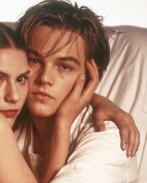 Romeo And Juliet Leo, Leonardo Dicaprio Romeo, Leonardo Dicaprio Movies, Leonardo Dicaprio 90s, Young Leonardo Dicaprio, Claire Danes, Leo Dicaprio, Star Crossed Lovers, Couples Vibe