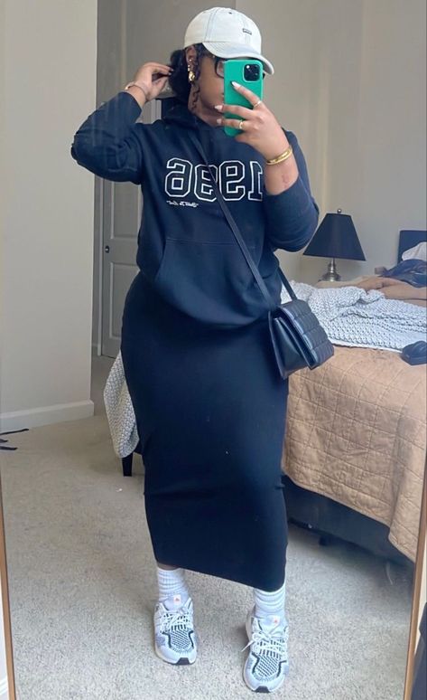 Slim Fit Skirt Outfit, Guest To Graduation Outfit, Classy Leisure Outfits, Causal Everyday Outfits, All Black Outfits For Women Spring, Skirt Winter Outfits Blackgirl, Work Function Outfit Classy, Casual Glam Outfit Winter, Uk Fashion Women Casual