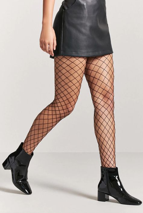 Fishnet tights from Forever 21 Fish Net Tights Outfit, Medias Red, Fish Net Tights, High Fashion Trends, Mode Glamour, High Fashion Looks, Estilo Rock, Moda Punk, Older Women Fashion