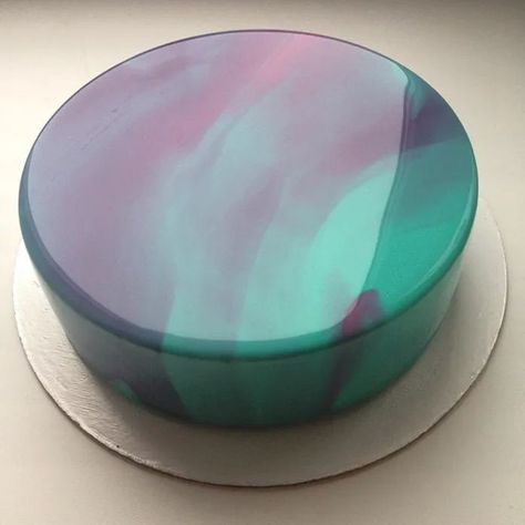 Creative Food Ideas// Russian Confectioner’s Perfect Mirror Marble Cakes Mirror Cakes, Marble Cakes, Glaze Cake, Cakes For Sale, Glaze For Cake, Mirror Glaze Cake, Mirror Cake, Food Resources, Mirror Glaze