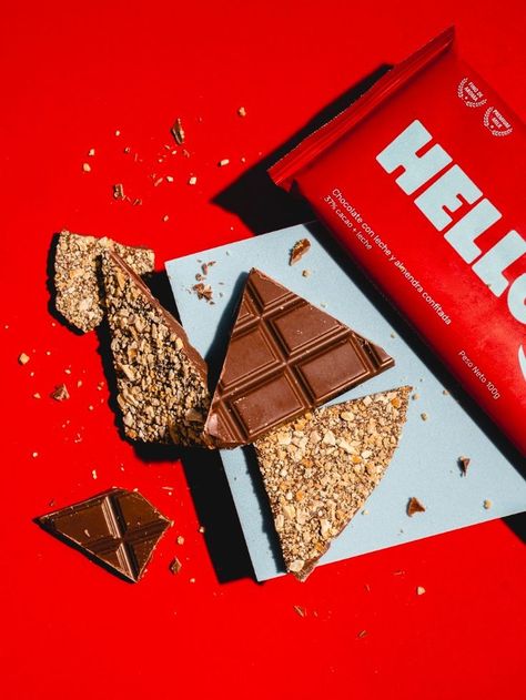 Foto producto para Hello Choc!... #ecuador #productphotography #chocolate #photogtaphy Chocolate Bar Design, Date Bars, Chocolate Brands, Cosmetic Design, Chocolate Bark, Social Media Branding, Protein Bars, Product Photography, Chocolate Bar