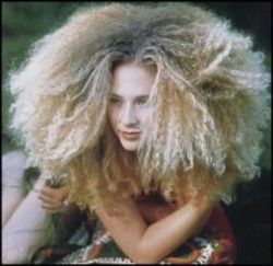 This is what my hair naturally wants to do! Long Layered Curly Hair, Blonde Afro, Layered Curly Hair, Nappy Hair, Hair Secrets, Thick Curly Hair, Wild Hair, Hairstyle Gallery, Halloween Hair