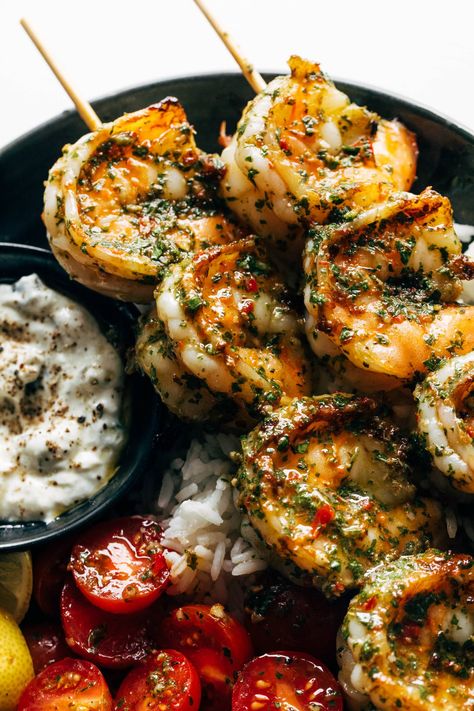 Chimichurri Shrimp with Tomatoes Sunday Family Dinner Ideas, Shrimp With Tomatoes, Chimichurri Shrimp, Salted Shrimp, Bbq Shrimp, Shrimp Dinner, Jumbo Shrimp, Tomato Salad, Big Ideas