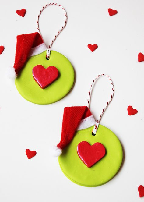 Grinch Ornament Craft, Toddler Grinch Crafts, Grinch Arts And Crafts, Diy Letter Ornaments, Grinch Kids Crafts, Grinch Ornaments Diy Kid, Easy Grinch Crafts, Grinch Ornaments Diy How To Make, Grinch Diy Ornament