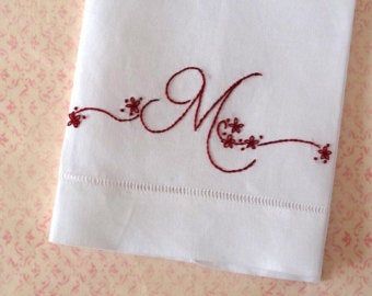 Monogram Embroidery Letters, Pretty Monograms, Towel Embroidery Designs, Tea Towels Embroidery, Sew By Hand, Etsy Embroidery, Linen Hand Towels, Monogram Towels, Monogram Embroidery