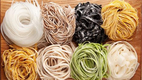 Types Of Noodles Asian, Chow Fun Noodles, Naengmyeon, Asian Noodle Dishes, Pho Noodles, Kelp Noodles, Pho Soup, Types Of Noodles, Wheat Noodles