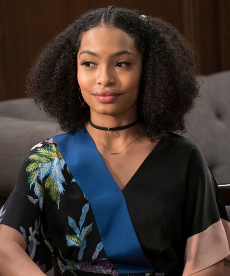 Zoey Johnson Grownish, Grownish Hairstyles, Blackish Hairstyles, Zoey Johnson Hairstyles, Grownish Outfits, Zoey Johnson, After Last Night, Afro Hair Art, Black Ish