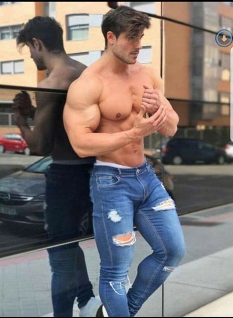 Muscle Hunks, Men With Street Style, Men's Muscle, Muscular Men, Shirtless Men, Muscle Men, Male Body, Male Models, Ripped Jeans