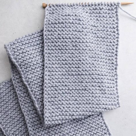 How to Knit a Scarf for Beginners + Free Pattern - Sarah Maker Garter Stitch Scarf Pattern, Knit A Scarf For Beginners, Sarah Maker, Knit A Scarf, Knit Scarf Pattern, Garter Stitch Scarf, Easy Scarf Knitting Patterns, Knitting Patterns For Beginners, Beginner Knit Scarf