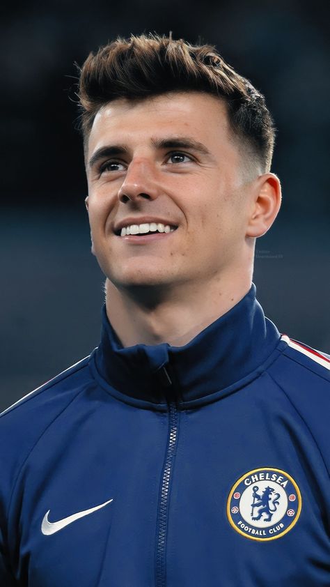 Mason Mount Hairstyle, Mason Mount Haircut, Soccer Players Haircuts, Soccer Lifestyle, Haircut 2020, Boy Snaps Pic, Boys Haircut, Tom Holland Imagines, Mason Mount